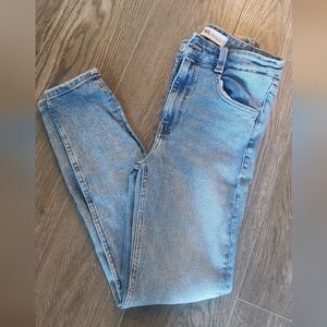 Zara light wash jean